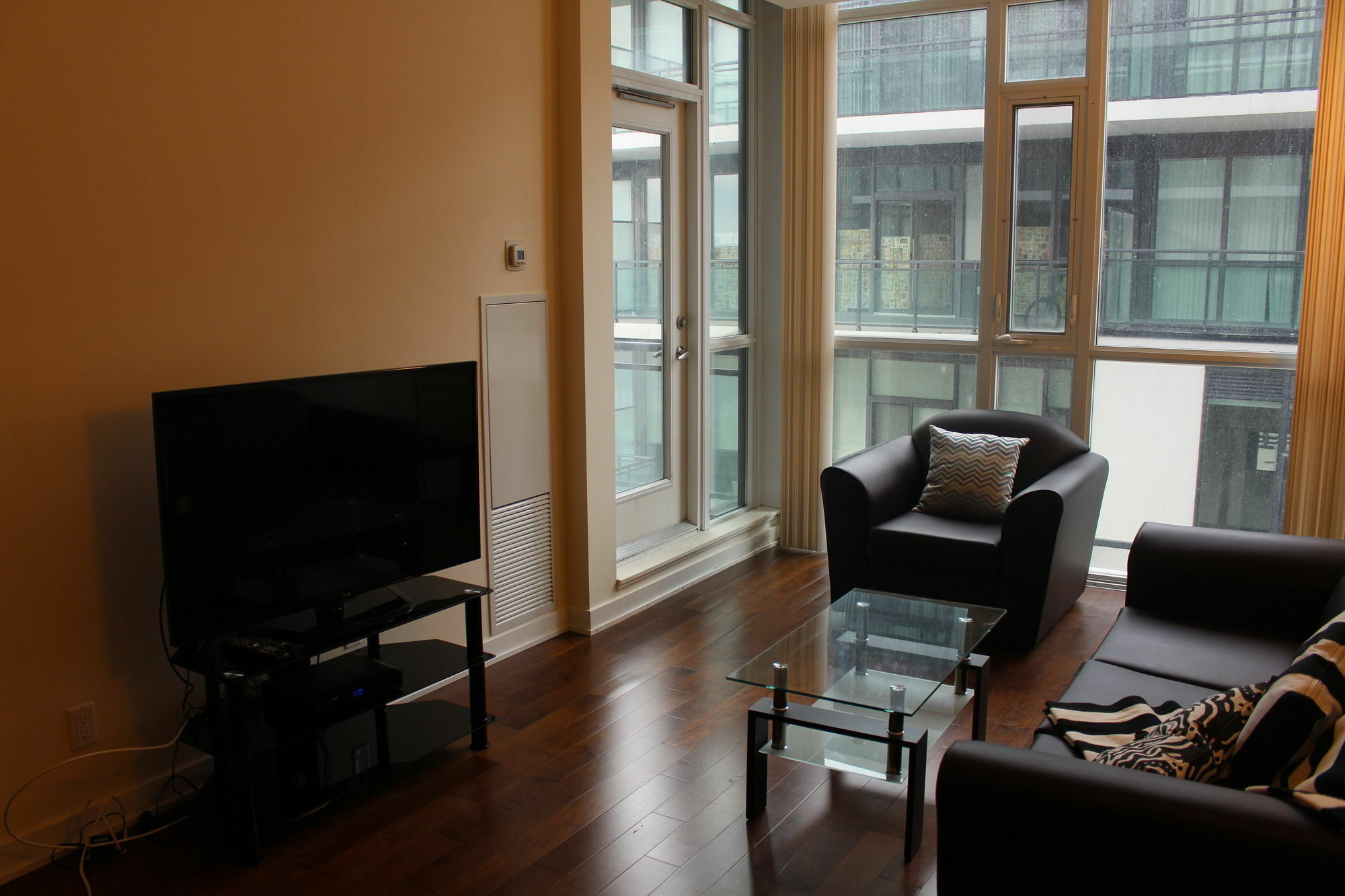 Custom Luxury Suite - By Elite Suites Mississauga Esterno foto